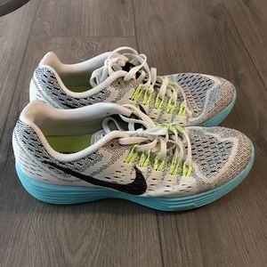 EUC Nike women’s 9